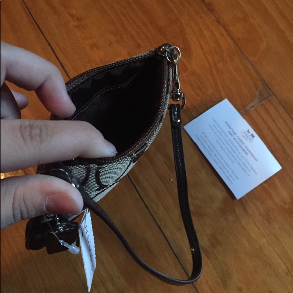 Coach wristlet - Picture 4 of 5